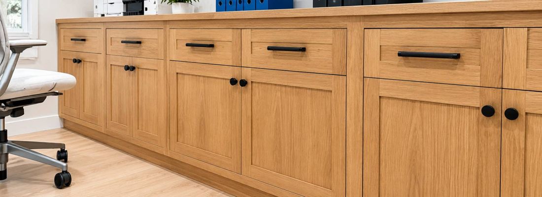 White oak shaker cabinets with black hardware